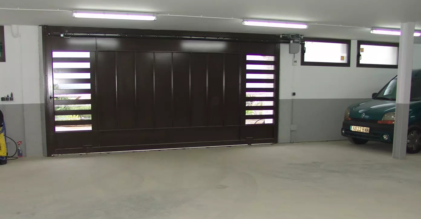 Puertas correderas garaje Zaragoza